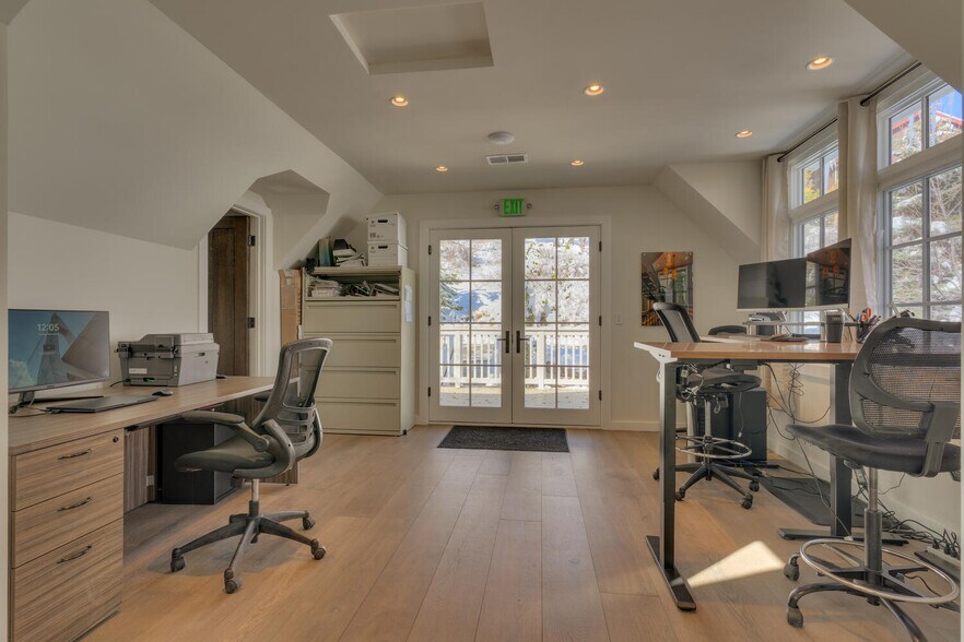 More Photos Of 10270 Donner Pass Rd, Truckee Office For Lease