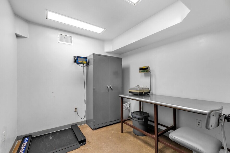 More Photos Of 7155-7159 NW 77th Ter, Miami Warehouse For Sale