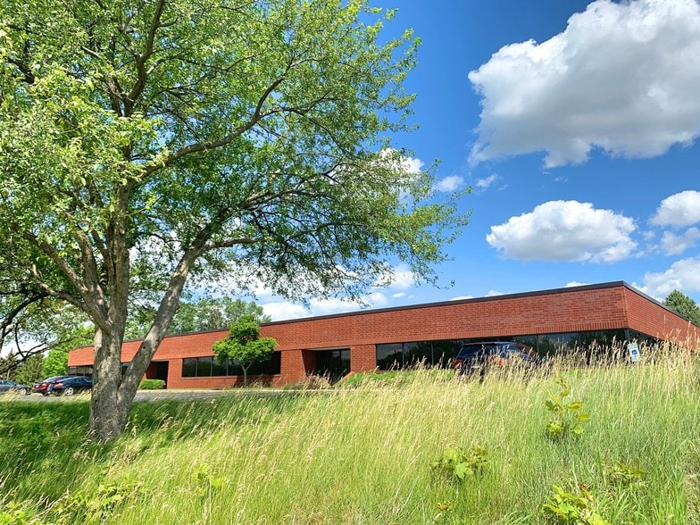 More Photos Of 1902 Fox Dr, Champaign Office For Lease