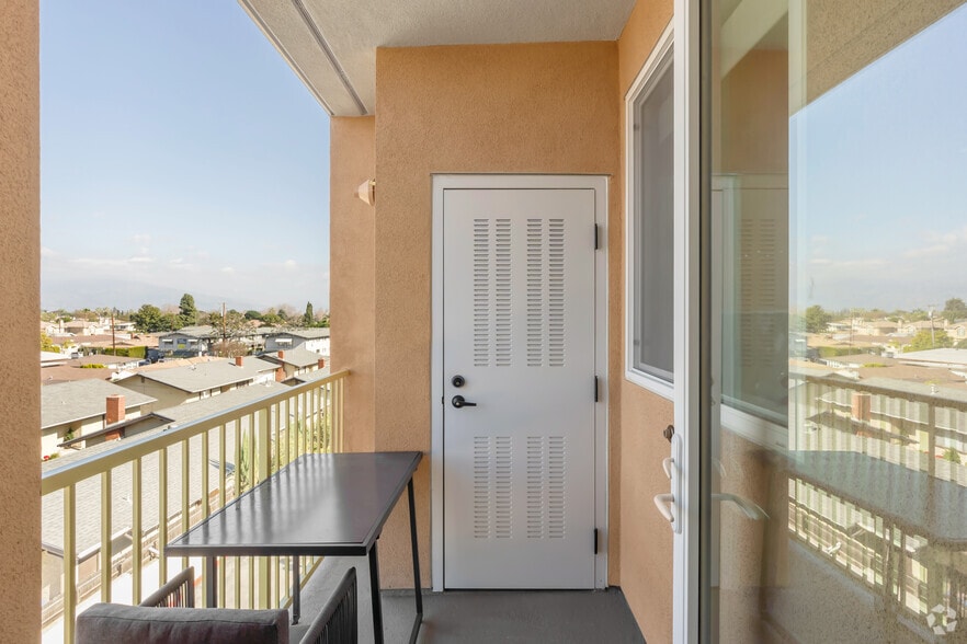 More Photos Of 5570 Rosemead Blvd, Temple City Apartments For Lease