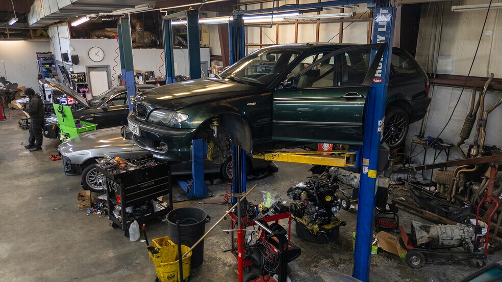 More Photos Of 803 Church St, Decatur Auto Repair For Sale