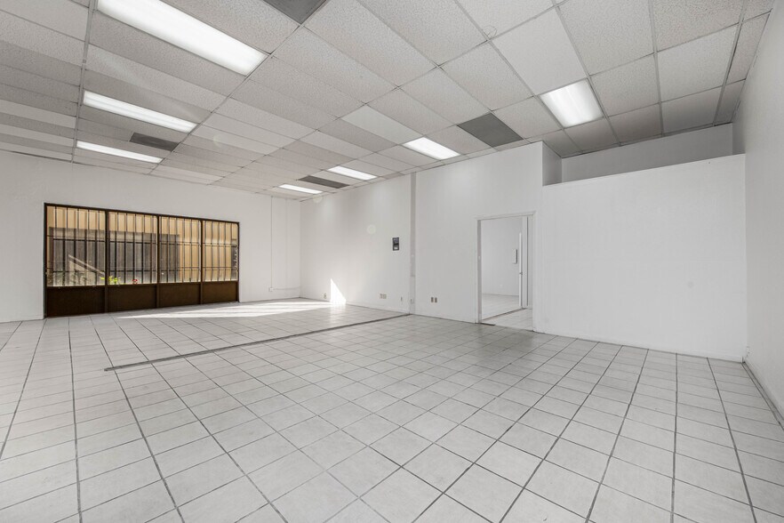 More Photos Of 7746 Lorraine Ave, Stockton Service For Lease