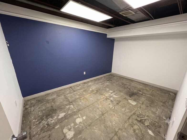 More Photos Of 1457 W Maple Ave, Denver Warehouse For Lease