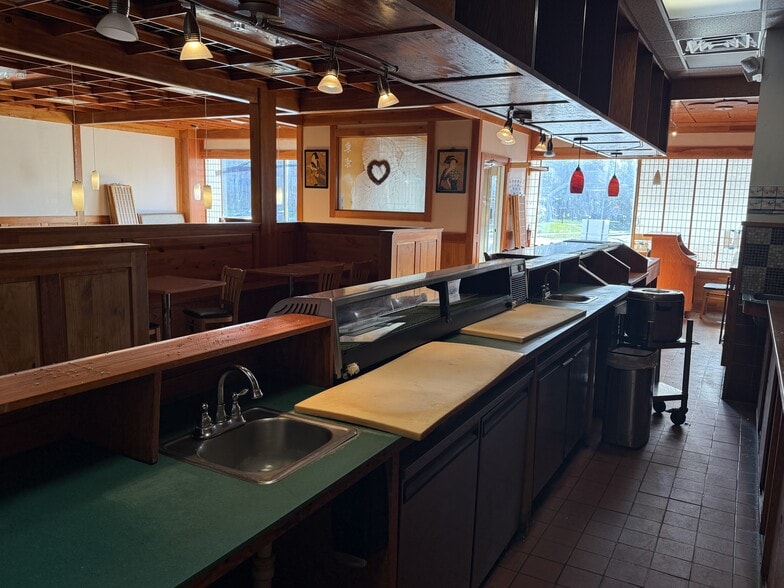 More Photos Of 844-846 Farmington Ave, West Hartford Storefront Retail Office For Lease