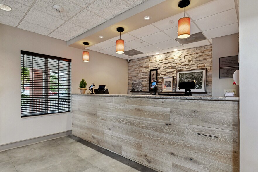 More Photos Of 130 Holiday Blvd, Covington Hotel For Sale