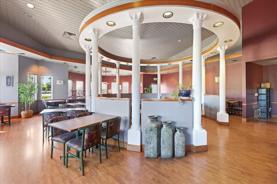 More Photos Of 1650 W Bakerview Rd, Bellingham Restaurant For Sale