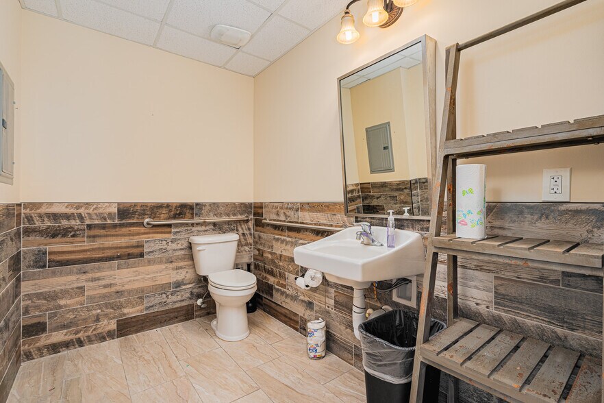 More Photos Of 51 Dunlawton Ave, Port Orange Office For Sale
