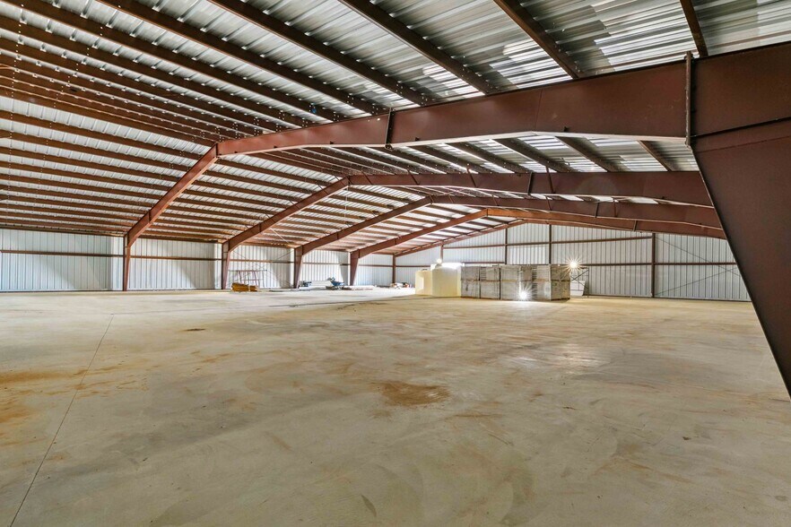 More Photos Of 22245 Mitchell Blvd, California City Warehouse For Lease