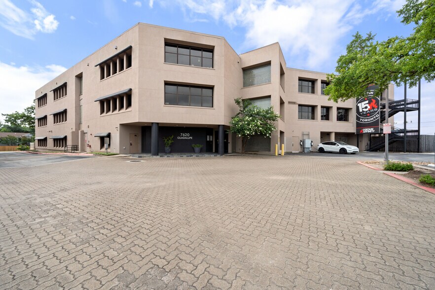 More Photos Of 7620 Guadalupe St, Austin Office For Lease