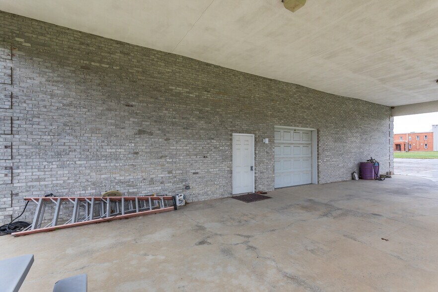 More Photos Of 1186 S State Route 157, Edwardsville Loft Creative Space For Sale
