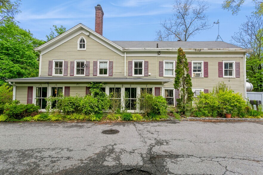 More Photos Of 234 N Bedford Rd, Mount Kisco Freestanding For Sale