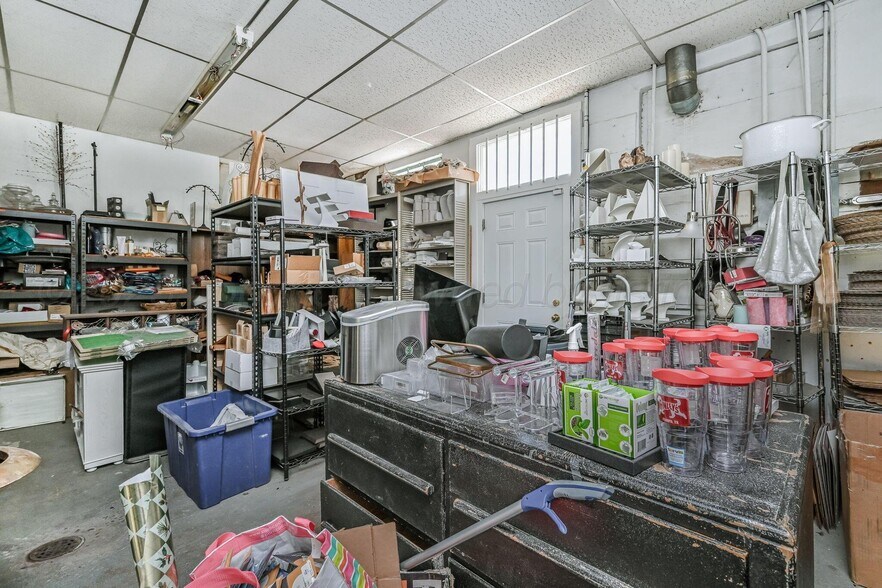 More Photos Of 119 W Kingsmill Ave, Pampa Storefront Retail Office For Sale