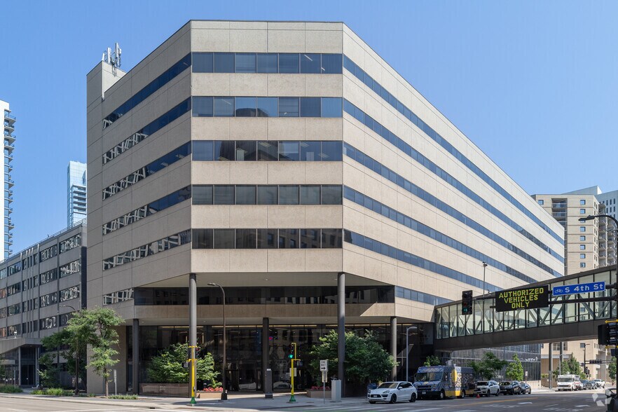 More Photos Of 330 2nd Ave S, Minneapolis Office For Lease