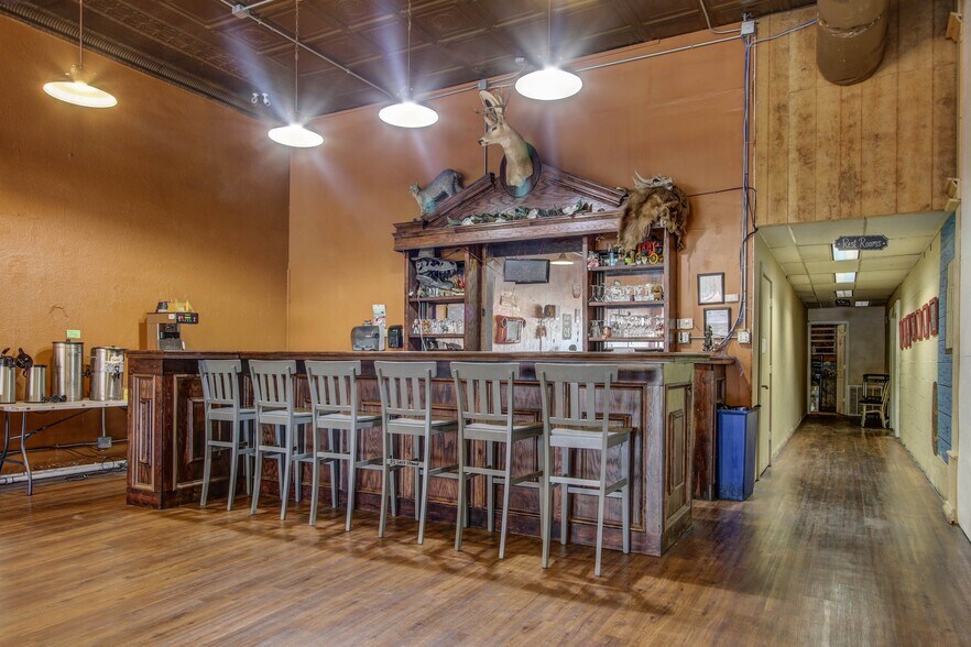 More Photos Of 308 E Don Tyler Ave, Dewey Storefront For Sale