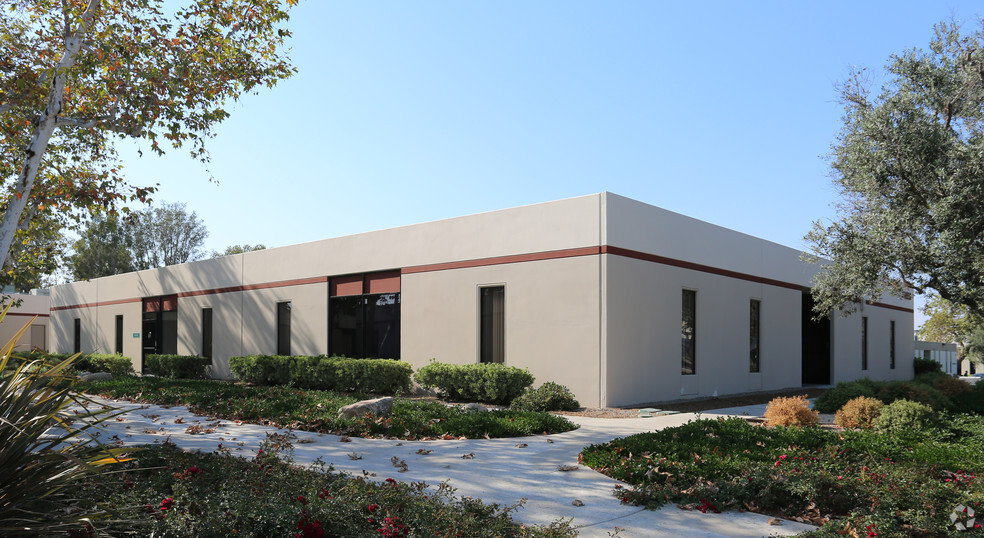 Primary Photo Of 4858 Ronson Ct, San Diego Light Manufacturing For Lease