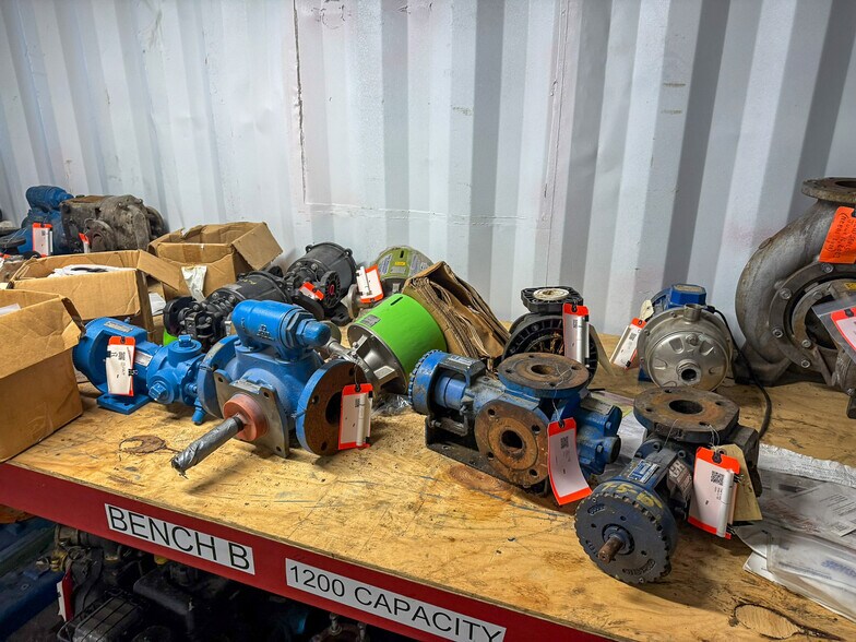 More Photos Of 5640 44th Ave S, Clinton Office For Sale