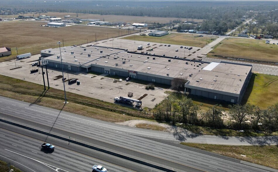 More Photos Of 800 Calcasieu Rd, Iowa Distribution For Lease