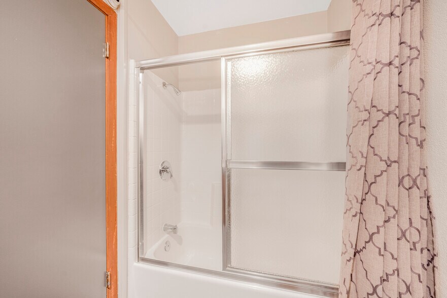 More Photos Of 2029 Village Ln, Solvang Medical For Sale