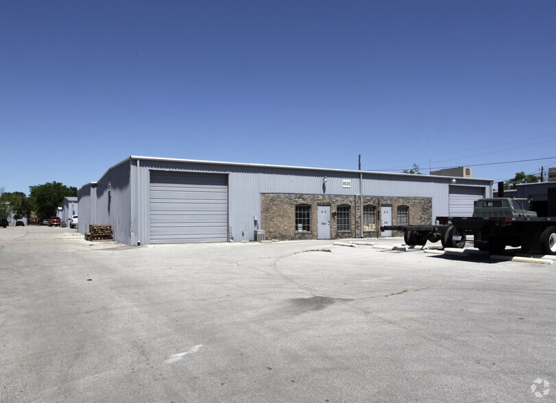 More Photos Of 8918 Spring Branch Dr, Houston Unknown For Lease