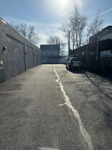 More Photos Of 305-307 Halstead Ave, Harrison General Retail For Sale