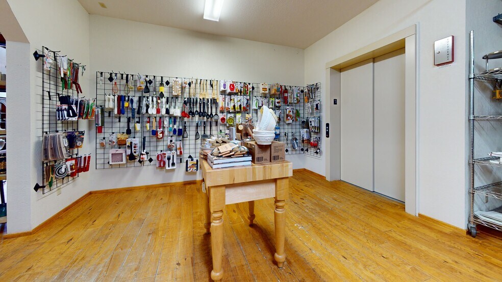 More Photos Of 225 SE 21st St, Grand Rapids Storefront Retail Office For Sale