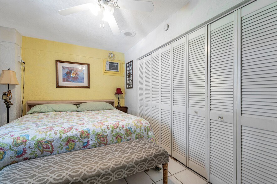 More Photos Of 1803 Gulf Blvd, Indian Rocks Beach Hotel For Sale