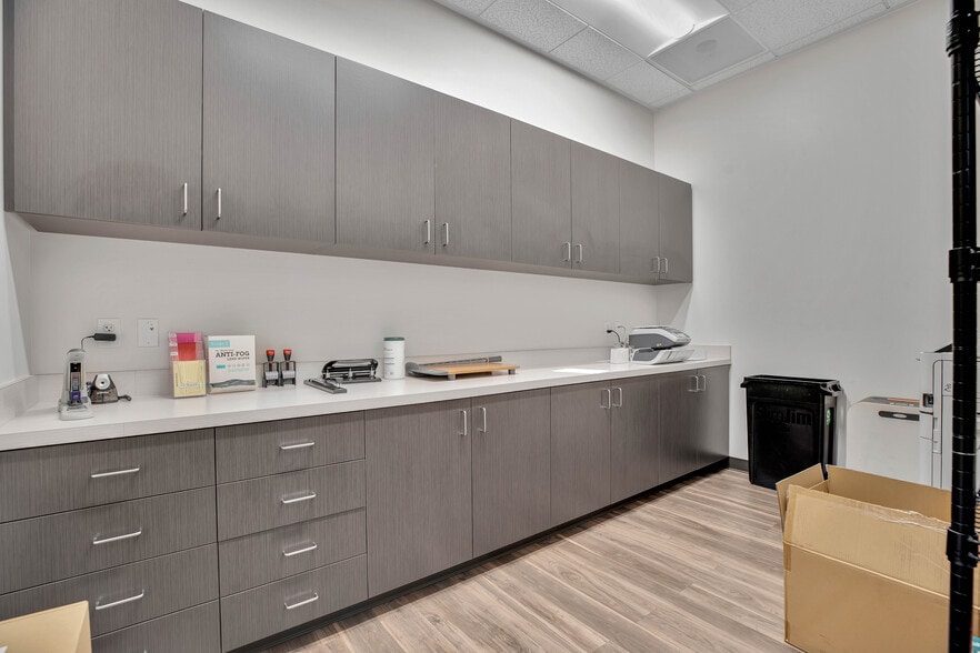 More Photos Of 5504 S 11th St, Ridgefield Distribution For Lease