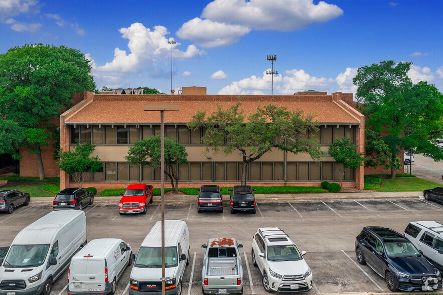 More Photos Of 6800 Park Ten Blvd, San Antonio Unknown For Lease