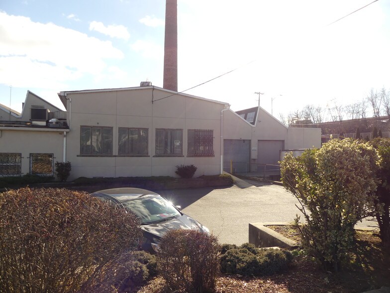 More Photos Of 2-14 Ackerman Ave, Clifton Warehouse For Lease