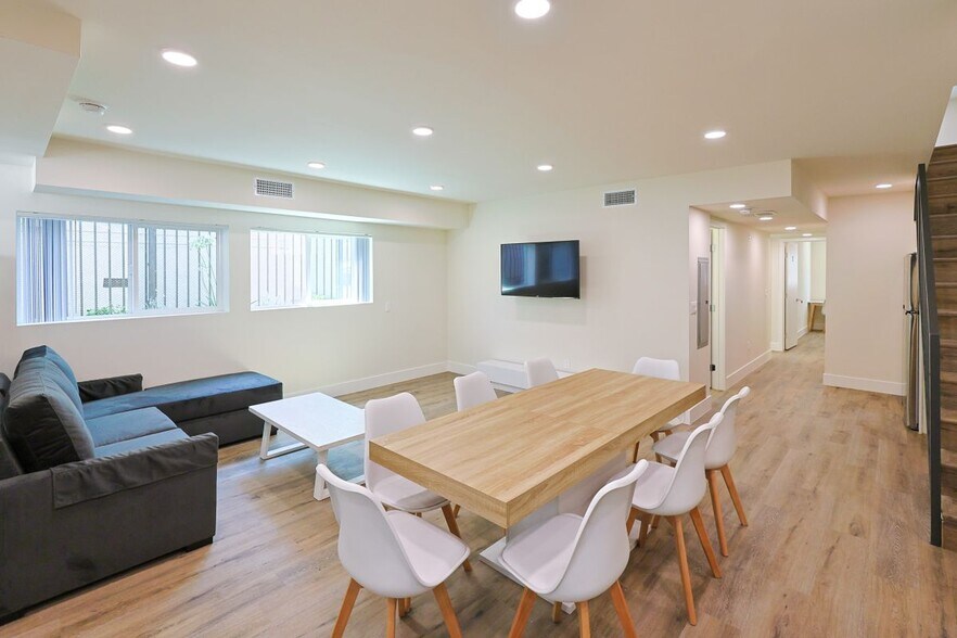 More Photos Of 1237 W 25th St, Los Angeles Apartments For Sale