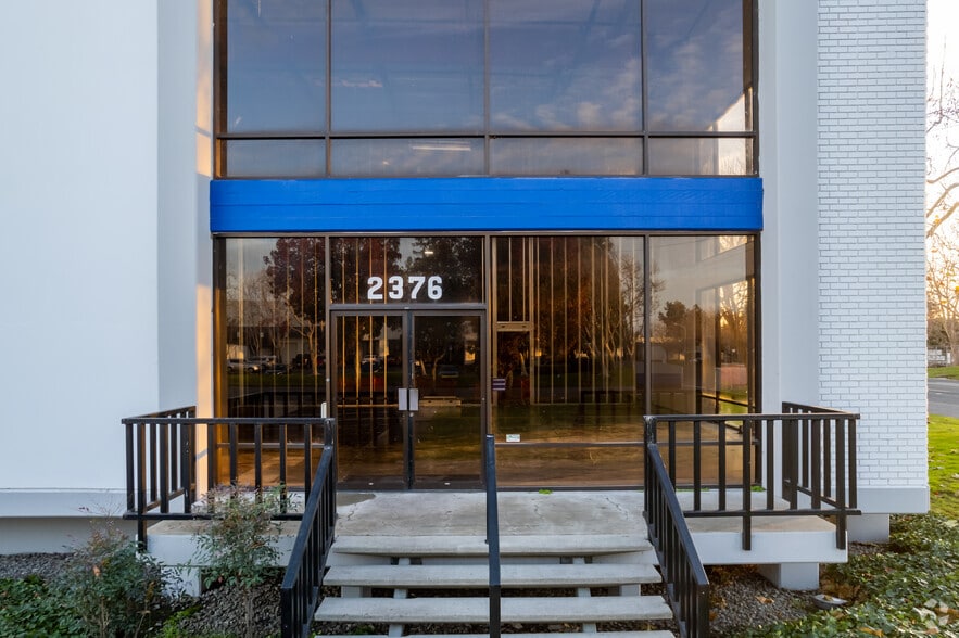 More Photos Of 2376 Davis Ave, Hayward Distribution For Lease