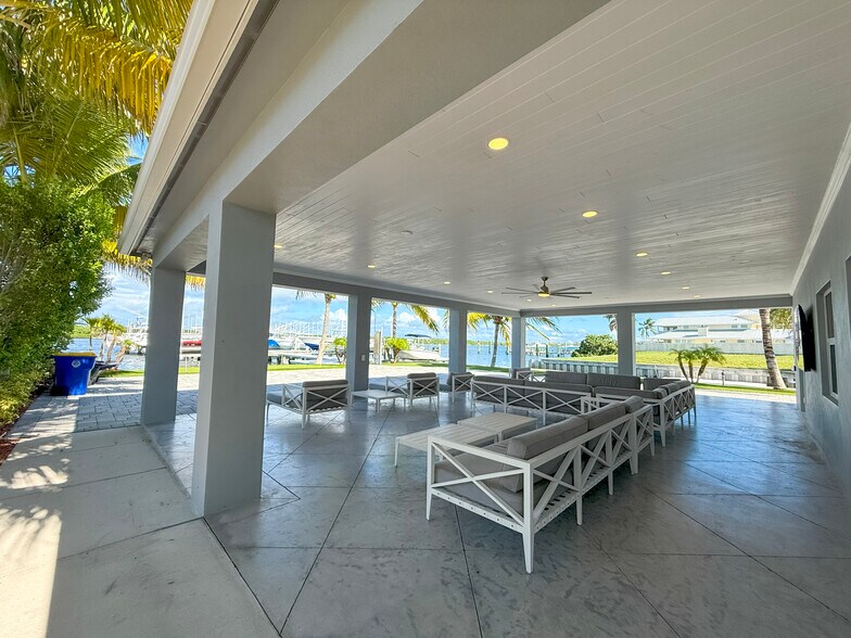 More Photos Of 18261 SE Federal Hwy, Tequesta Marina For Sale