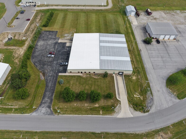 More Photos Of 23201 Roemer Rd, Woodburn Warehouse For Lease