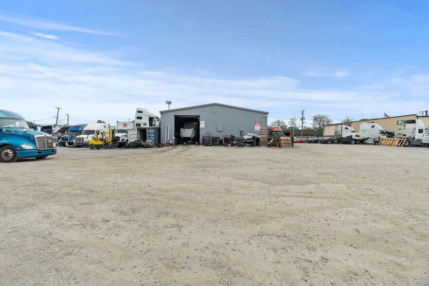 More Photos Of 14002 S Harrison Ave, Posen Truck Terminal For Sale
