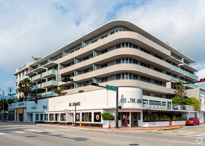 Primary Photo Of 2000 Collins Ave, Miami Beach Storefront For Lease