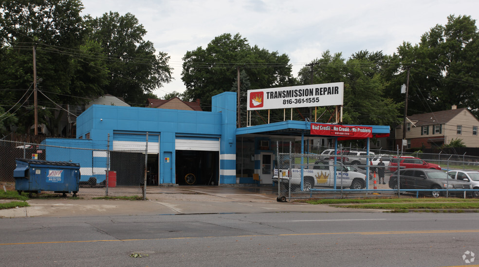 Primary Photo Of 7300 Troost Ave, Kansas City Auto Repair For Sale