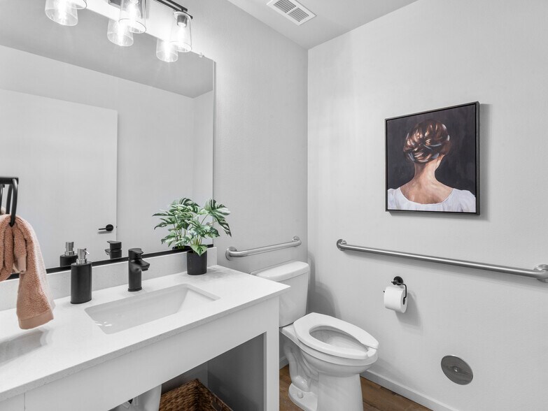 More Photos Of 4202 NE Morrow Rd, Vancouver Apartments For Sale