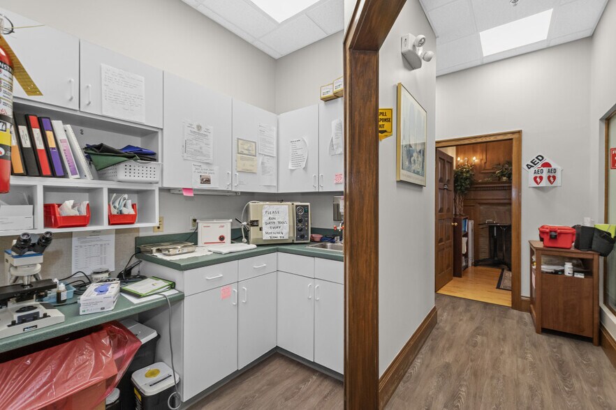 More Photos Of 92 High St, Medford Office For Lease