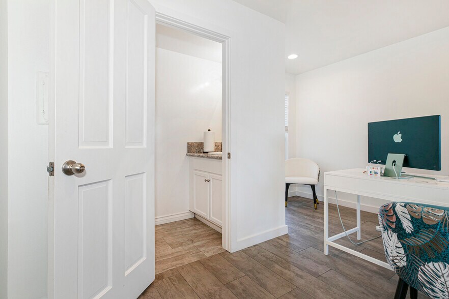 More Photos Of 207 W Alameda Ave, Burbank Office For Sale