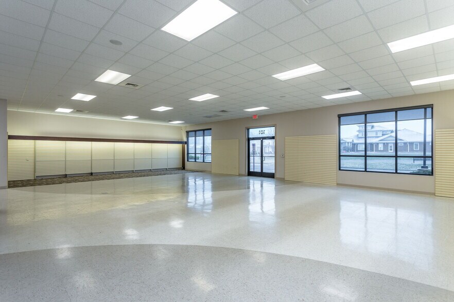 More Photos Of 16 Gosnell, Staunton Medical For Sale