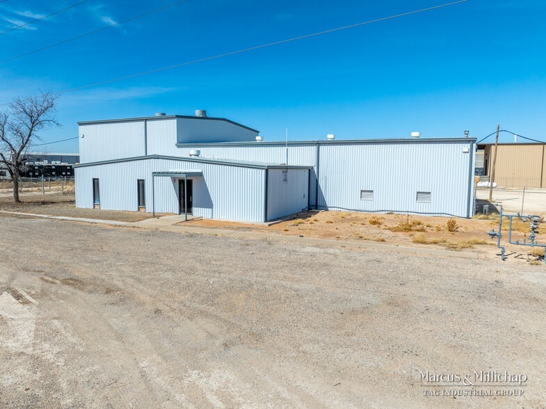 More Photos Of 11008 West County Road 128, Odessa Manufacturing For Sale