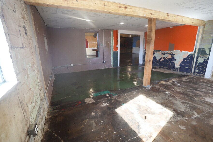 More Photos Of 9321 N Classen Blvd, Oklahoma City Storefront Retail Office For Sale