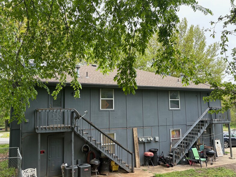 More Photos Of 708 NE Ball Dr, Lee's Summit Multifamily For Sale