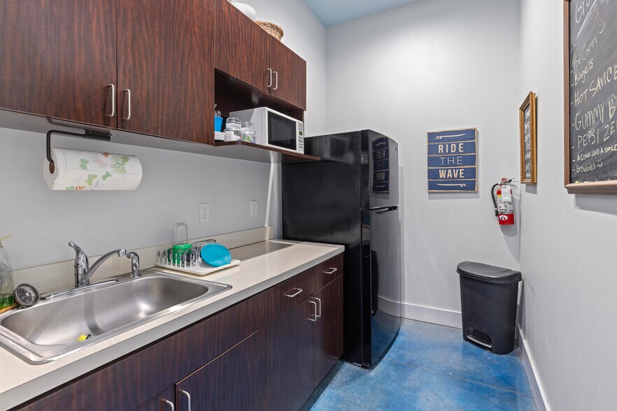 More Photos Of 960 International Pky, Lake Mary Medical For Sale