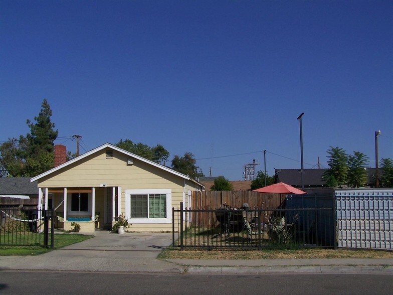 More Photos Of 1105 Yosemite Blvd, Modesto Auto Dealership For Sale