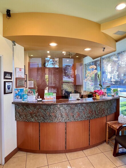 More Photos Of 705 Veterans Blvd, Redwood City Medical For Sale