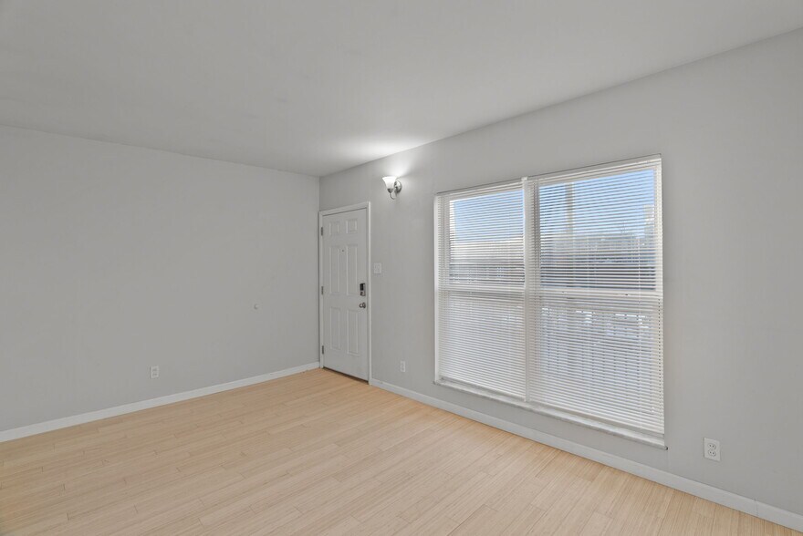 More Photos Of 5225 Southwest Ave, Saint Louis Apartments For Sale