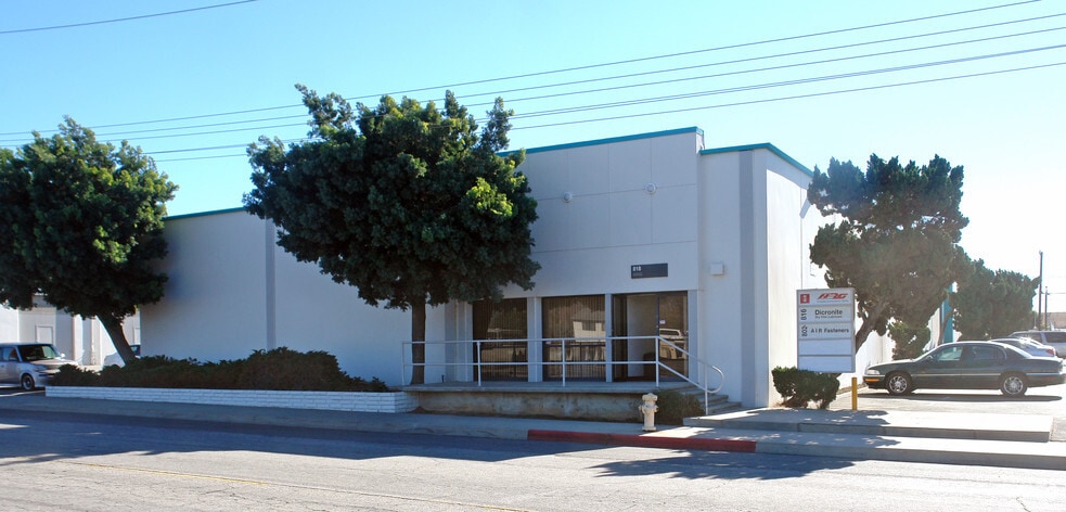 More Photos Of 802-864 E Edna Pl, Covina Warehouse For Lease
