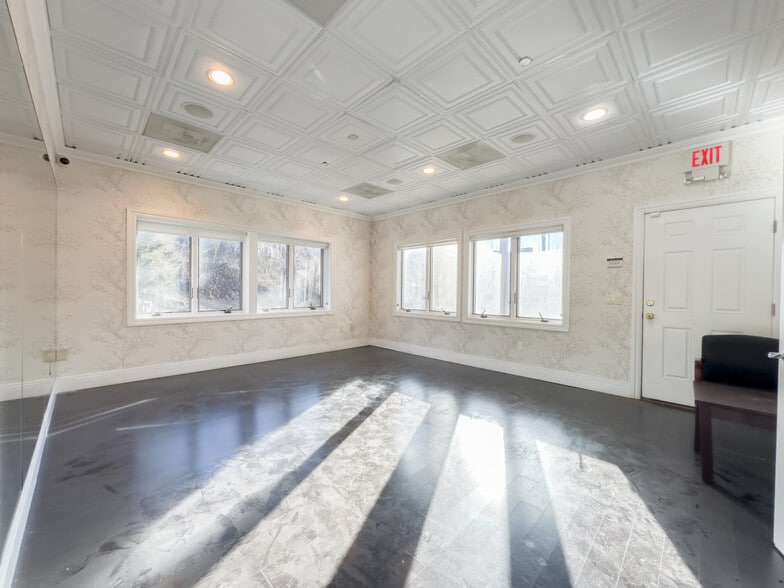 More Photos Of 110 E Ridgewood Ave, Paramus Medical For Sale