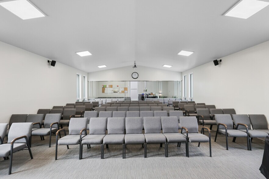 More Photos Of 232 8A St NE, Calgary Religious Facility For Sale